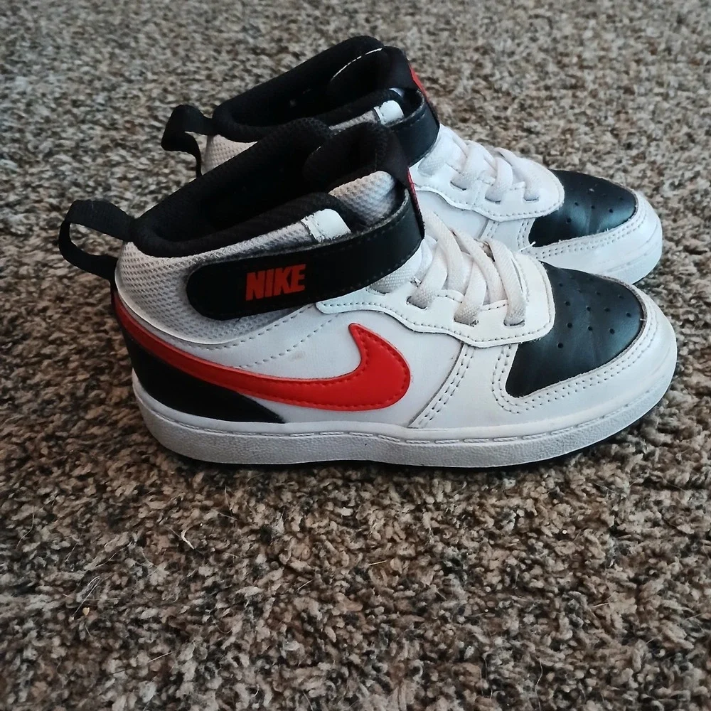 NIKE Court Borough Toddler Size 9 C Mid 2 Sneakers White Black Red